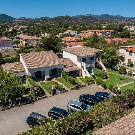 Charming Le Dimore Di 2 Bedroom T6 アパート *