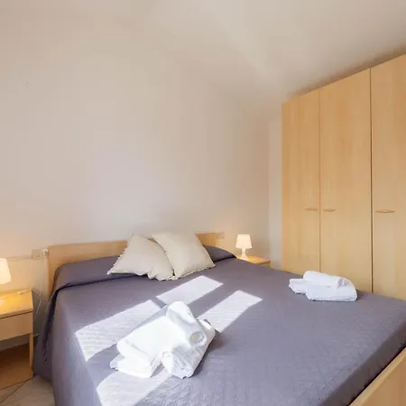 Apartment Charming Le Dimore Di 2 Bedroom T6 *